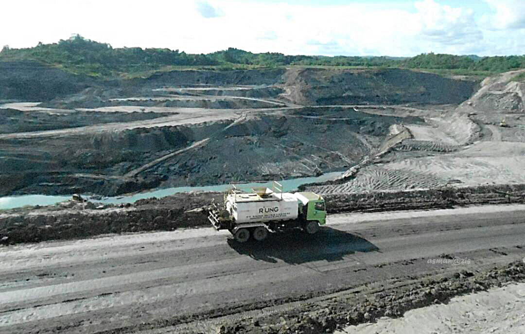 Tambang batubara yang terletak di Desa Kerta Buana, Tenggarong Seberang, Kaltim. Photo Asman Azis
