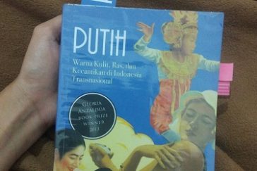 Ulasan Buku : Putih Warna Kulit Ras dan Kecantikan di Indonesia