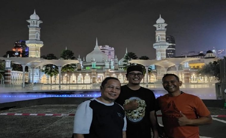 BERSELANCAR DI SEJARAH MALAKA