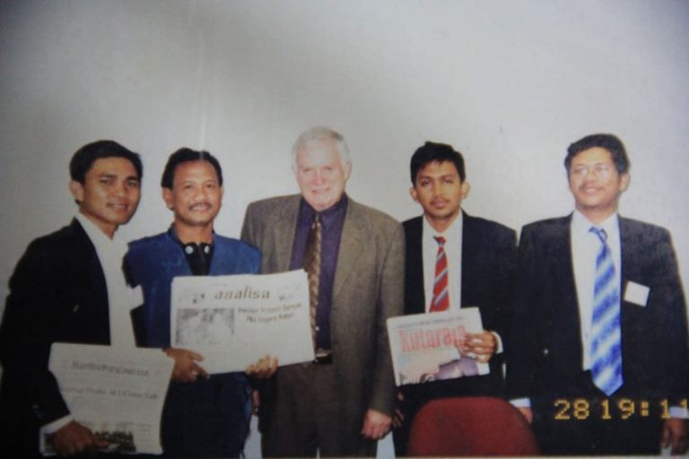 Hartford Courant--USA--2002--Indo Journalist Programme dengan tema Journalism in Ethics and Investigative Reporting
