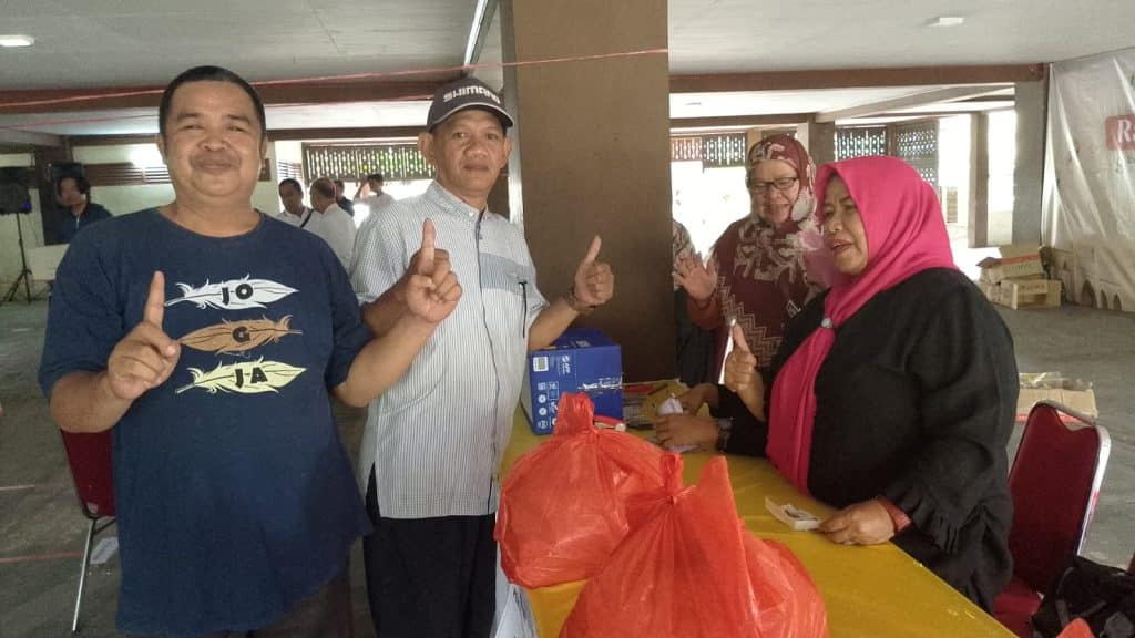 MABM Berbagi 800 Paket Sembako Murah.2