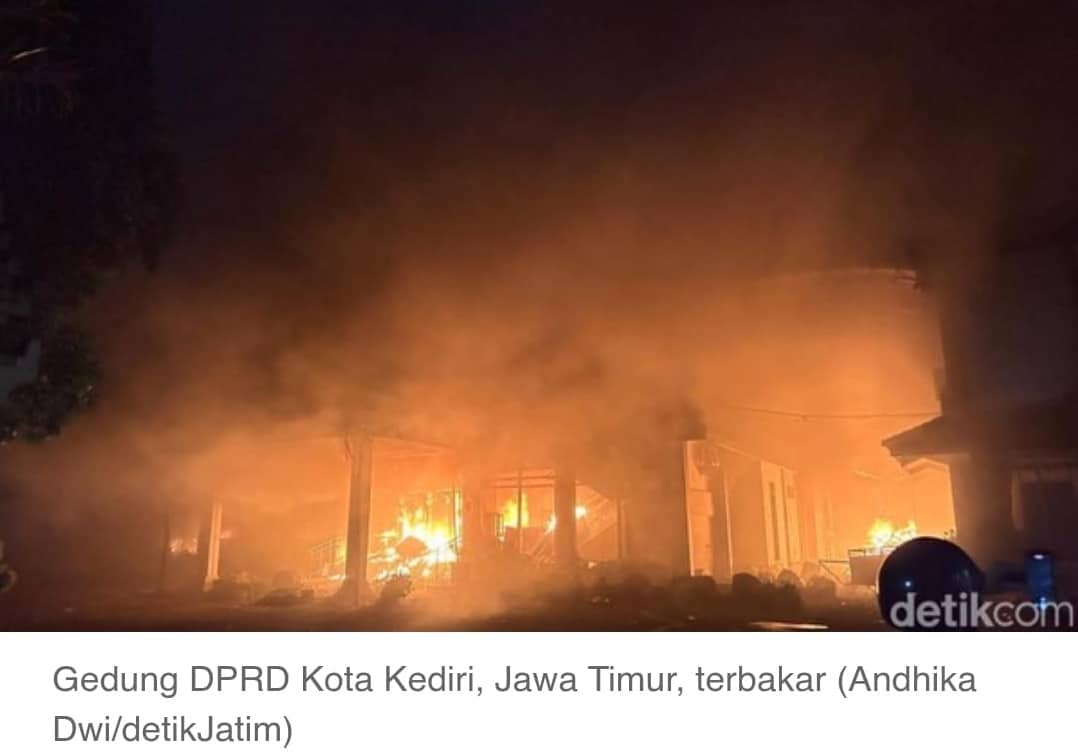 Api di Istana Rakyat