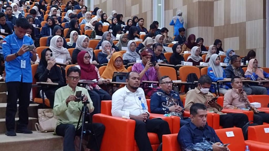 Seminar dan pertunjukan pantun Indonesia Malaysia.1