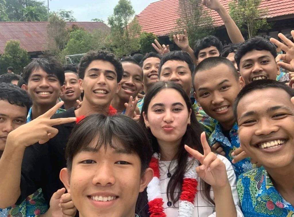 Respon Viral Pertukaran Pelajar AS-Italia di Sambas-Singkawang-Pontianak 2 Respon Viral Pertukaran Pelajar AS Italia di Sambas Singkawang Pontianak