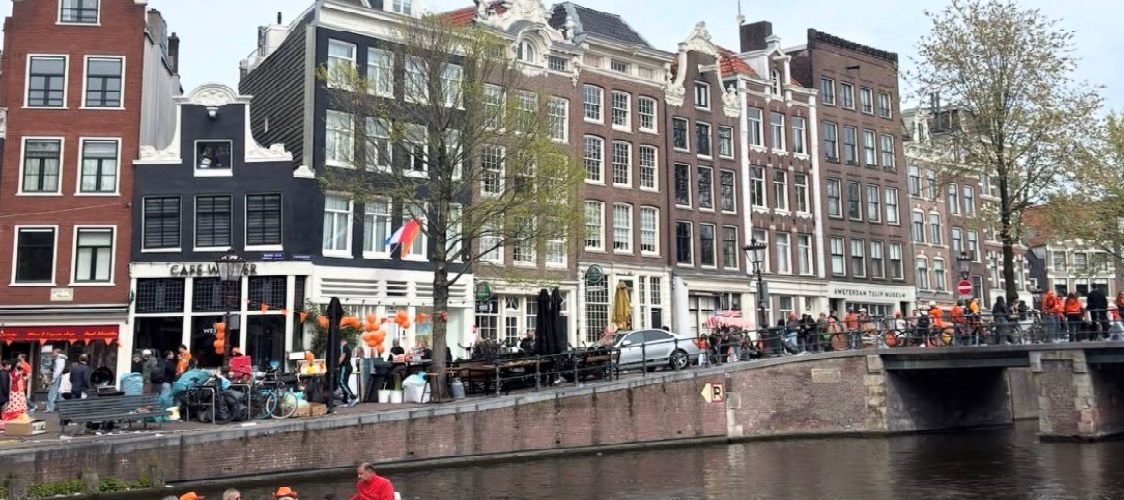 “Vind Je Leiden Leuk?” Suatu Hari di Kota Leiden