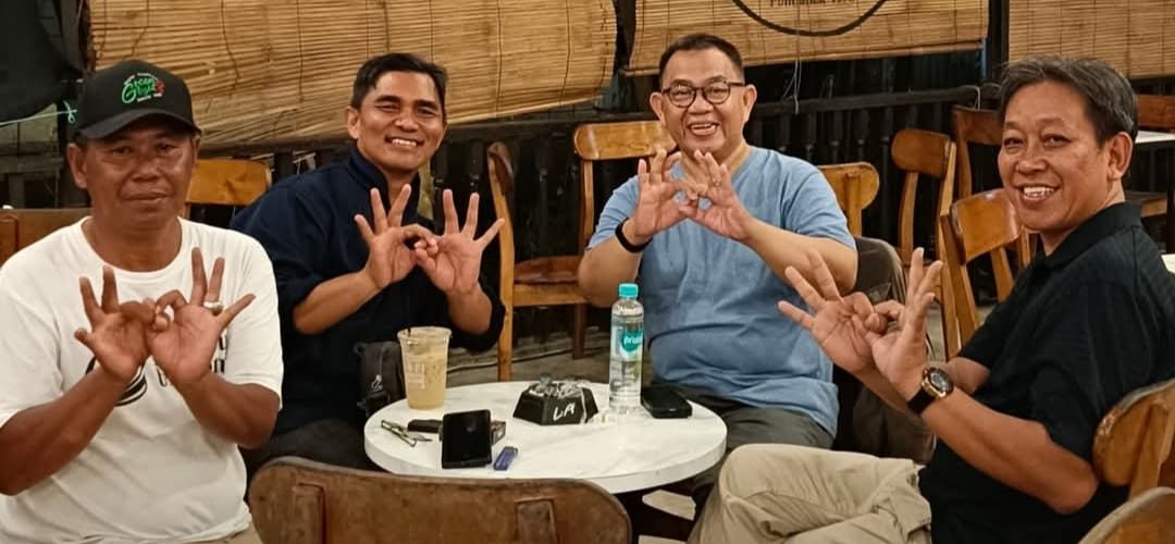 Diskusi Pantun – Diskusi Politik
